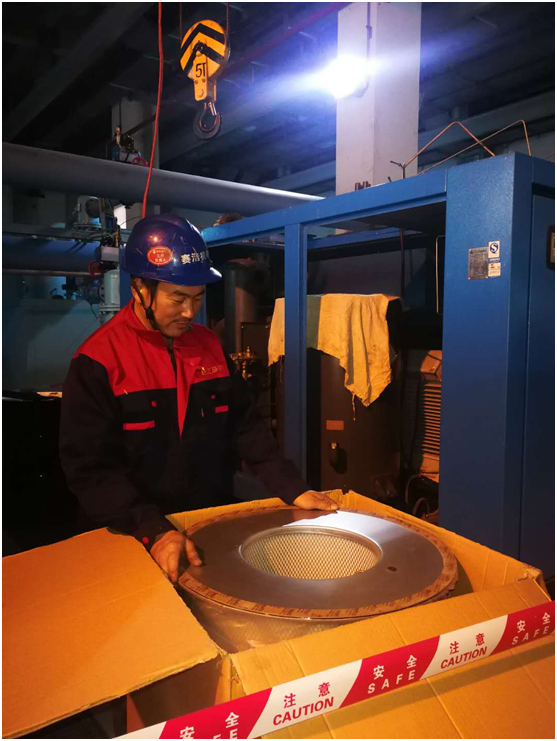 油氣分離器使用過程中因壓差過高被擊穿，造成跑油，油分配料不匹配造成壓差過高(圖3)