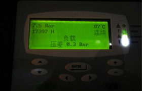 油氣分離器使用過(guò)程中因壓差過(guò)高被擊穿，造成跑油，油分配料不匹配造成壓差過(guò)高